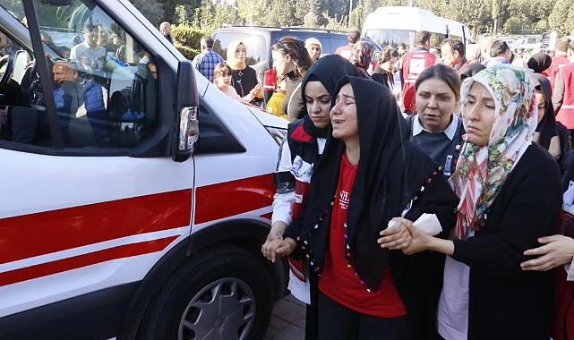 Minik Ecrin ve babasının cenazesi toprağa verildi