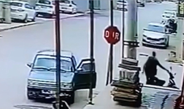 Motosiklet çalarken kameraya yakalandı