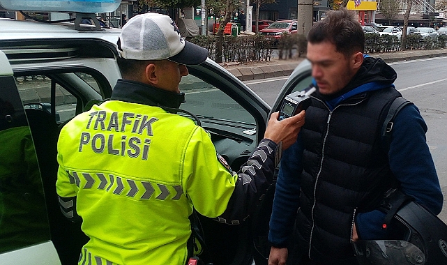 Motosikletli sürücü, engelli gence çarptı!