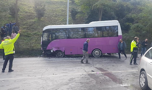 Otobüs ile otomobil çarpıştı: Ölü ve yaralılar var
