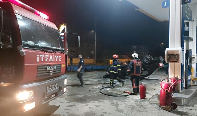 Otomobile çarpınca akaryakıt istasyonuna daldı
