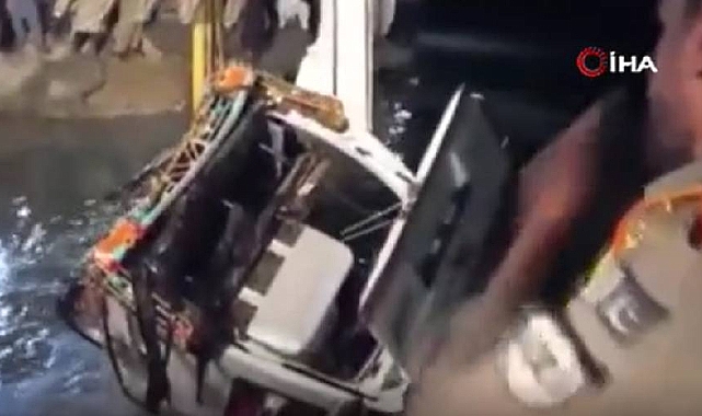 Pakistan’daki katliam gibi kazada 18 kişi öldü