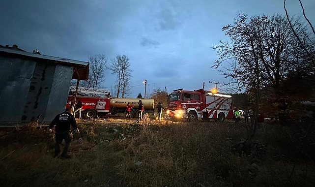Samanlıkta başlayan yangın eve sıçradı