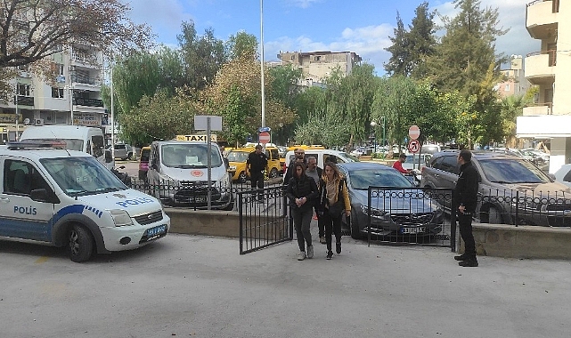 Sevgilisini bıçaklayarak öldüren genç kız tutuklandı