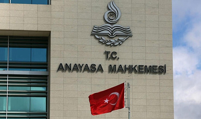 AYM'den sosyal medya kararı: Hak ihlali sayıldı