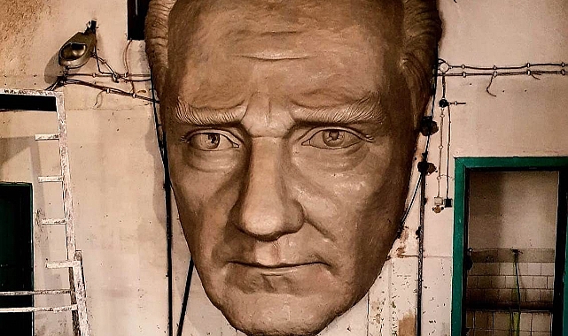 4,5 metre büyüklüğünde: Atatürk maskı