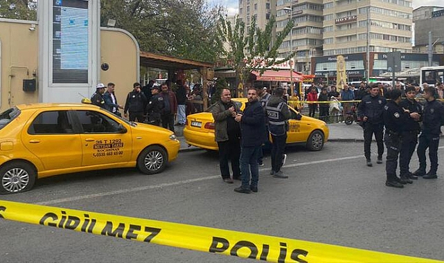 Tartışma sırasında babası ve kardeşini vurdu