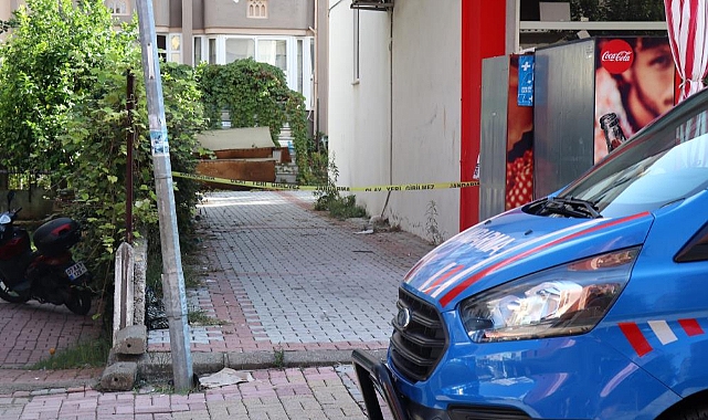 Yeni doğan bebeği 5. kattan aşağıya attılar