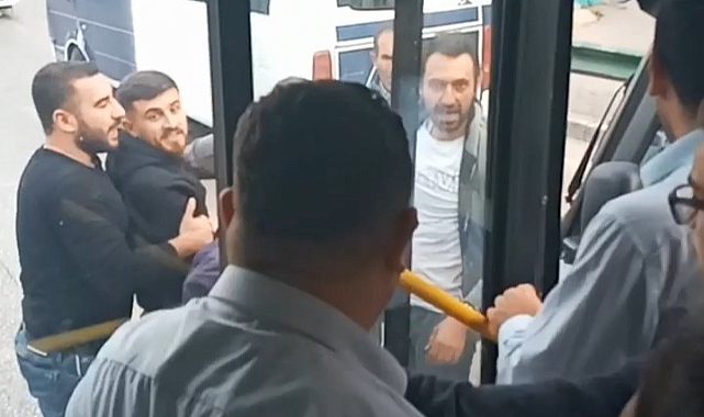 Yol verme kavgasını yolcular ayırdı