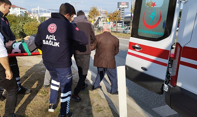 Yürüyüş yolunda giden motosiklet yayaya çarptı