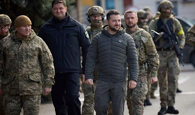 Zelenski kurtarılan Herson'da: "Barışa hazırız"