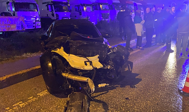 3 aracın karıştığı kazada anne ile kızı yaralandı