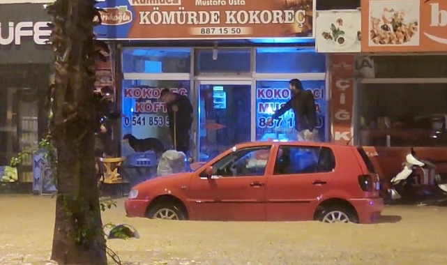 Antalya'da sel felaketi: Evleri su bastı