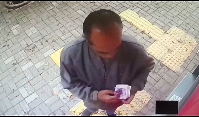ATM'de unutulan parayı aldı, kumarda kaybetti