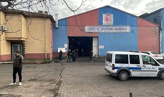 Başı pres makinesine sıkıştı