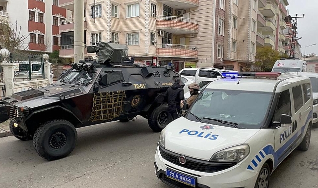 Batman'da bir esnaf 3 DEDAŞ personelini rehin aldı