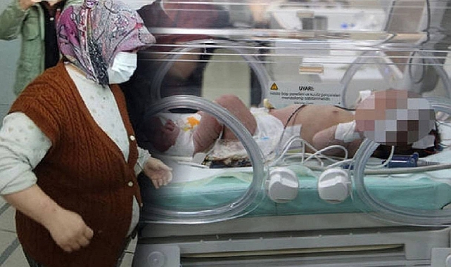Bebeğini komşusunun kapısına bıraktı!