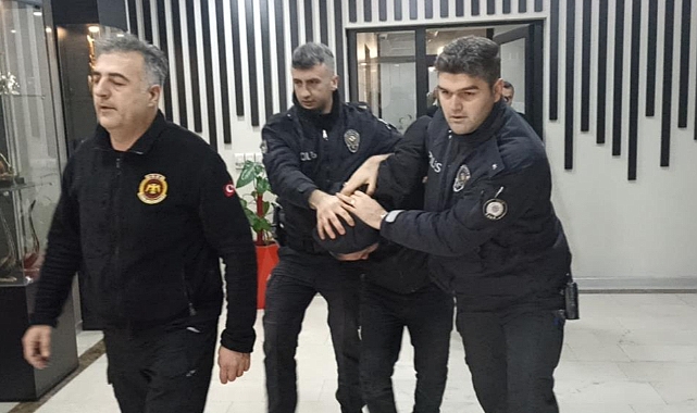 Belediye binasında bıçaklı saldırı girişimi!