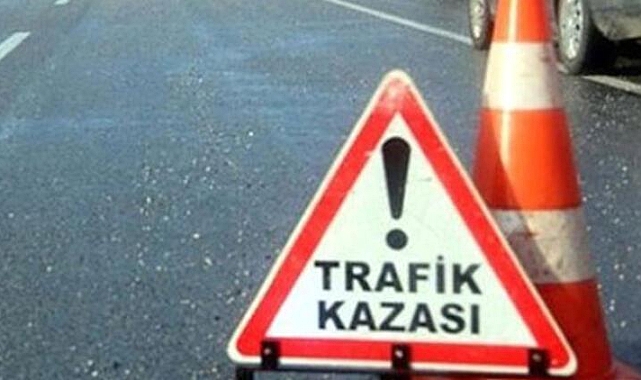 Bursa'da minibüs ile otomobil çarpıştı
