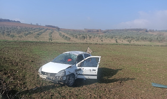 Bursa'da tarlaya uçan araçtaki 3 kişi yaralandı