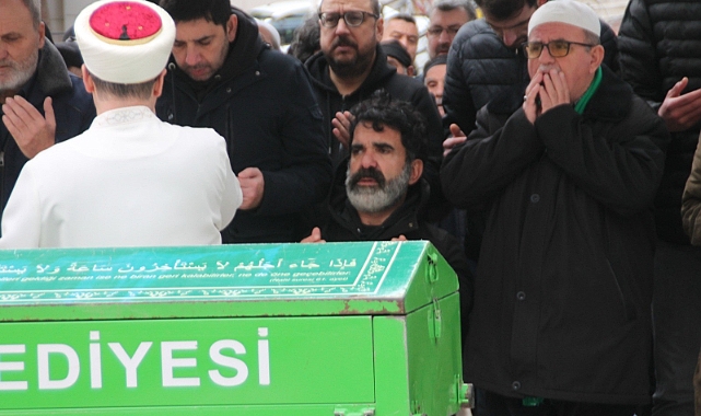 Bursalı ünlü oyuncunun annesi son yolculuğuna uğurlandı