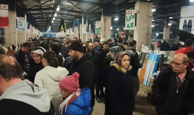 Bursalılar akşam pazarına akın etti