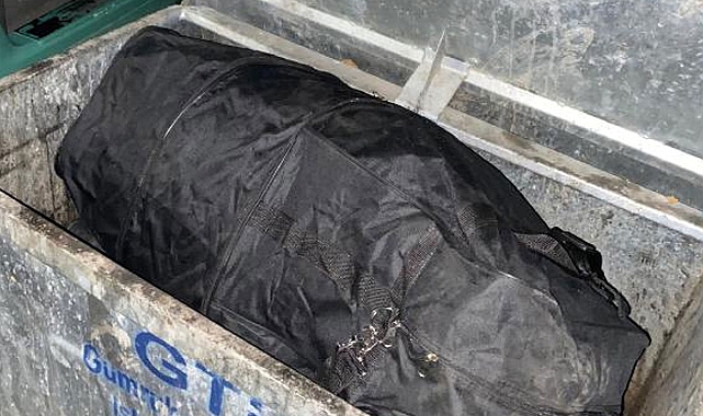 Çöpe atılan valizden uyuşturucu çıktı