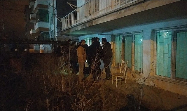 Çorum’da boşanma aşamasındaki eşinin evinin önünde canına kıydı