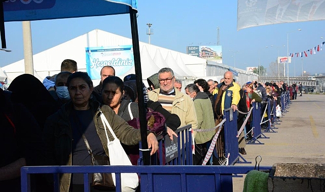 Emekli kuyruğu gibi hamsi sırası