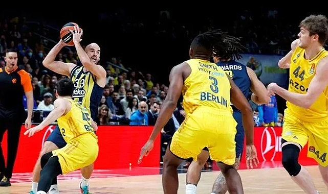 Fenerbahçe Beko, ALBA Berlin'i farklı yendi