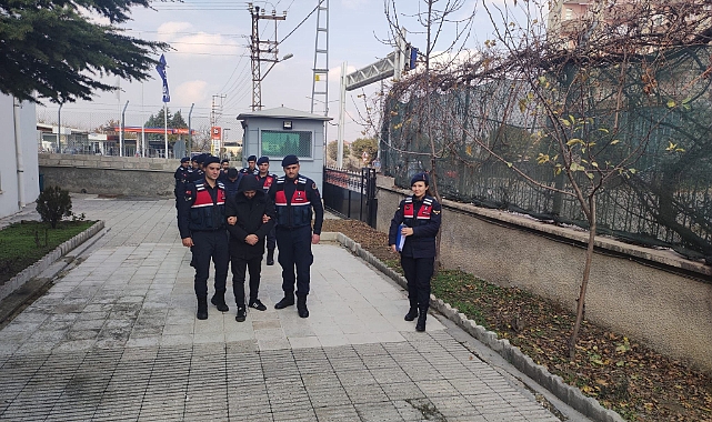 FETÖ operasyonu: 5 gözaltı