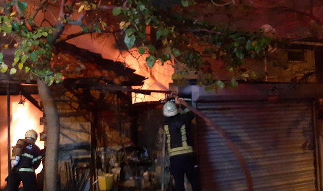 Gecekondu yangında küle döndü