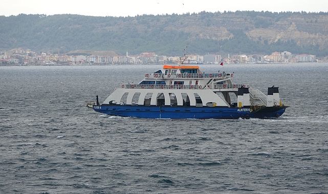Gökçeada ve Bozcaada’ya feribot seferleri iptal edildi