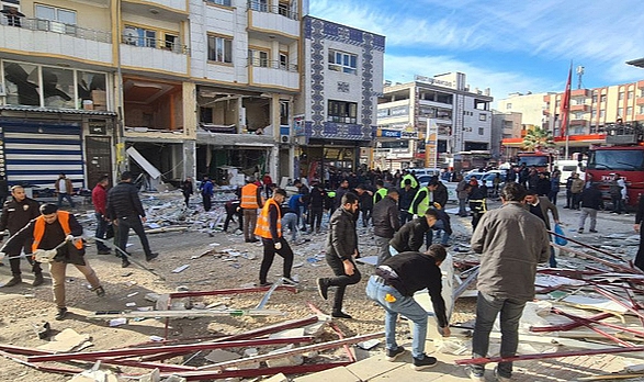 İş yerinde patlama: Yaralılar var