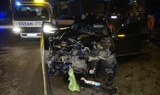 İşçi servisi ile otomobil çarpıştı: Çok sayıda yaralı