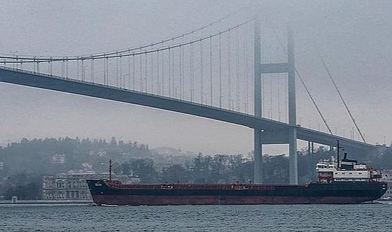İstanbul Boğazı gemi geçişleri kapatıldı