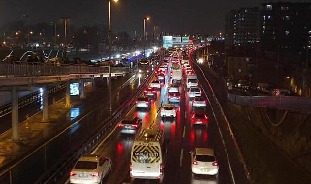 İstanbul'da trafik yoğunluğu yüzde 90'a ulaştı
