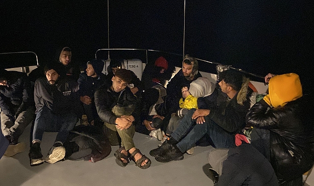 İzmir açıklarındaki göçmenler kurtarıldı