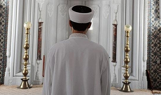 Kadınla yakalandığı iddia edilen imam hakkında flaş gelişme