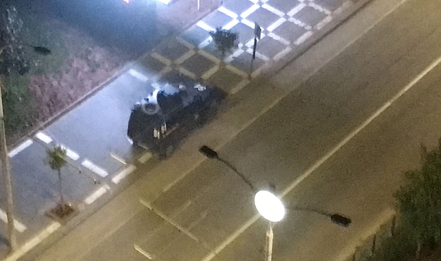 Kaldırımda şüpheli çanta alarmı