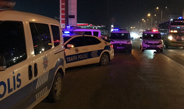 Kaza yapan sürücüler D-100’ü boks ringine çevirdiler