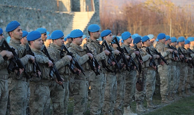 Komandolar törenle karşılandı
