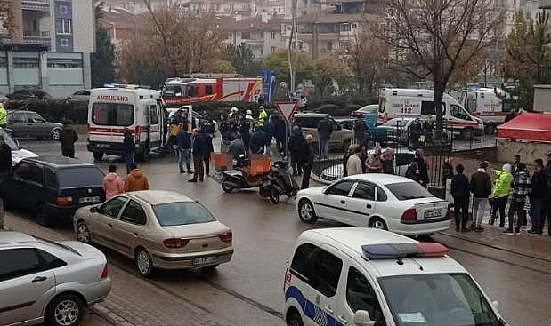 Kontrolden çıkan aracın 4 kişiye kabusu yaşattı