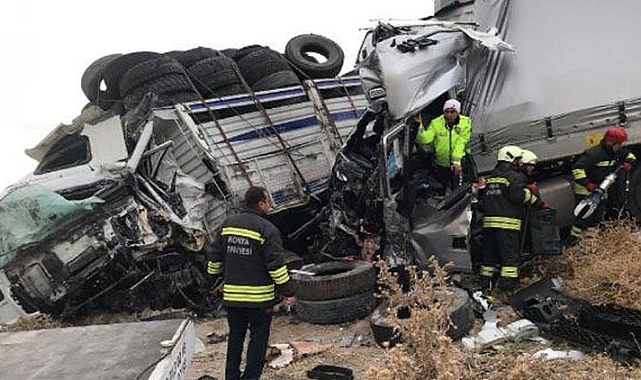 Konya'da 3 TIR'ın karıştığı kazada; 2 ölü, 1 yaralı