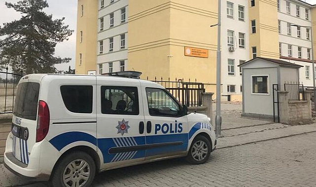 Liselilerin kavgasında kan döküldü