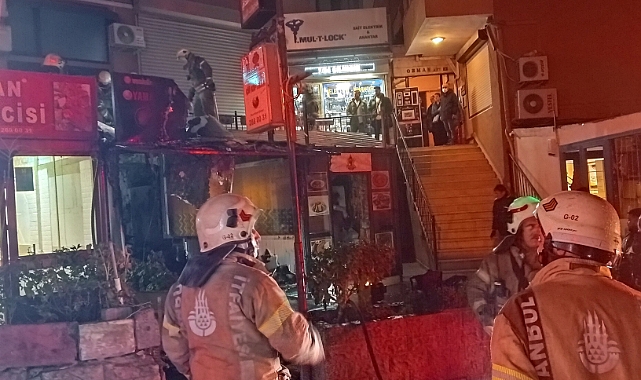 Motosiklet tamirhanesi alev alev yandı