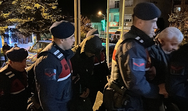 Muhtar ve kamu görevlileri gözaltına alındı