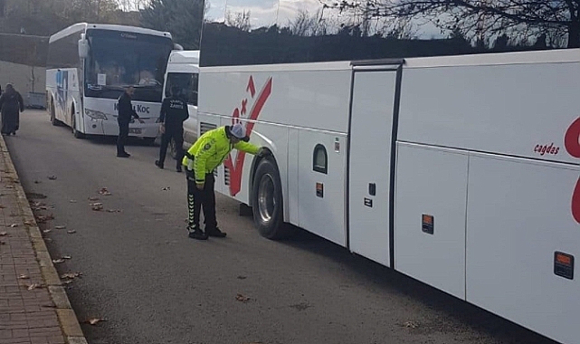 Otobüs terminalinde kış lastiği denetimi