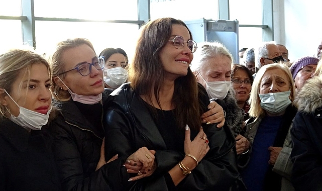 Özge Ulusoy'un babası için cenaze töreni düzenlendi