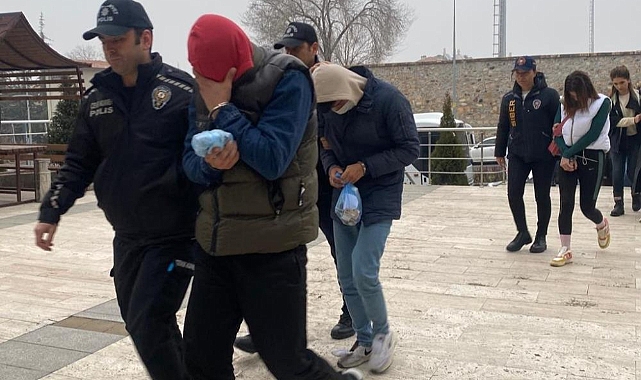 Sahte bungalov ev ve kiralık araç siteleri üzerinden vurgun yaptılar